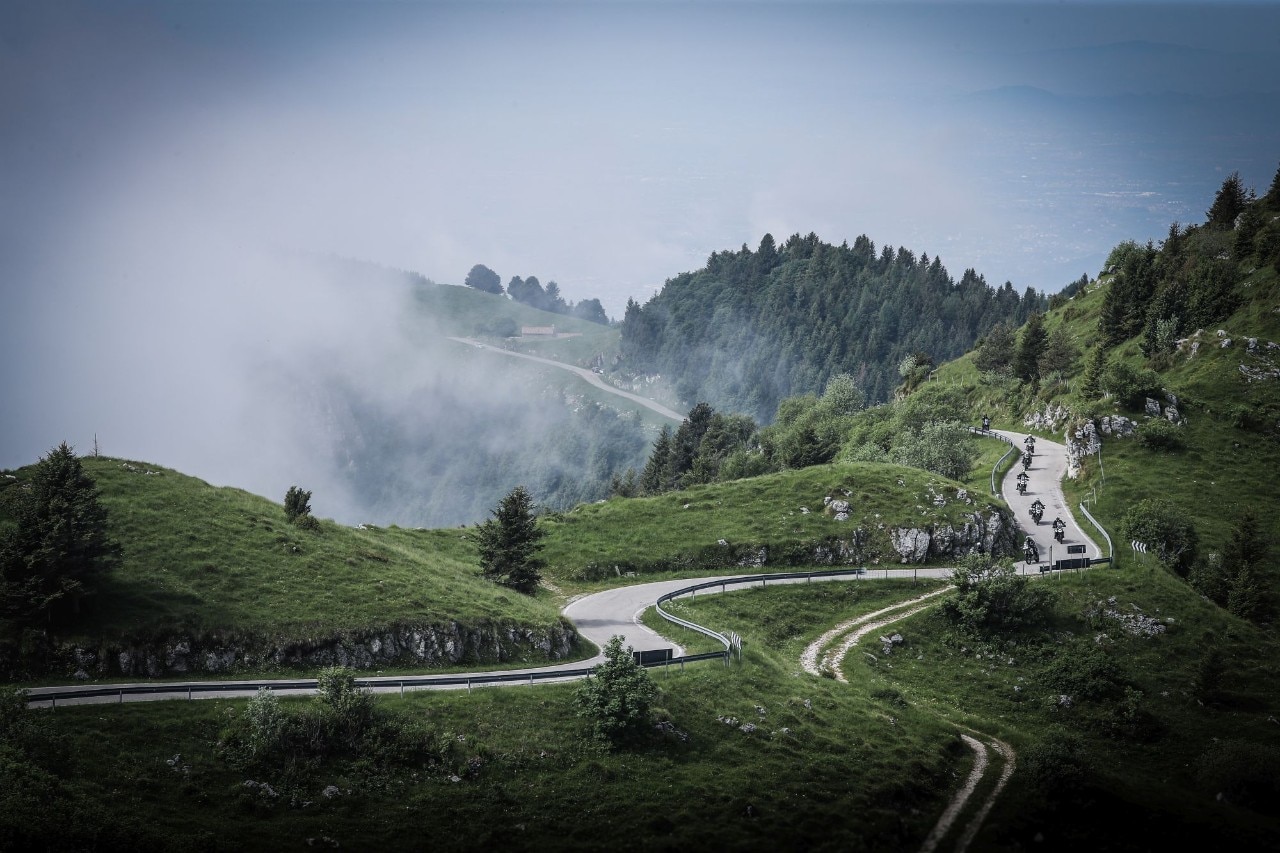 Triumph Adventure Experience: quando la moto va a braccetto con l'architettura